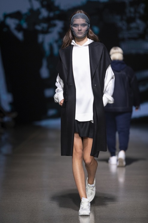 Rīgas modes nedēļā «Riga Fashion Week 2022» prezentējas «Natalija Jansone» no Latvijas. Foto: Mark Litvyakov Rīgas modes nedēļā «Riga Fashion Week 2022» prezentējas «Natalija Jansone» no Latvijas. Foto: Mark Litvyakov 326343