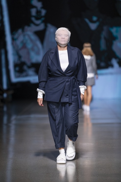 Rīgas modes nedēļā «Riga Fashion Week 2022» prezentējas «Natalija Jansone» no Latvijas. Foto: Mark Litvyakov Rīgas modes nedēļā «Riga Fashion Week 2022» prezentējas «Natalija Jansone» no Latvijas. Foto: Mark Litvyakov 326349