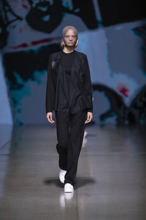 Rīgas modes nedēļā «Riga Fashion Week 2022» prezentējas «Natalija Jansone» no Latvijas. Foto: Mark Litvyakov Rīgas modes nedēļā «Riga Fashion Week 2022» prezentējas «Natalija Jansone» no Latvijas. Foto: Mark Litvyakov 326350