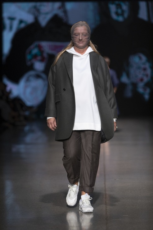 Rīgas modes nedēļā «Riga Fashion Week 2022» prezentējas «Natalija Jansone» no Latvijas. Foto: Mark Litvyakov Rīgas modes nedēļā «Riga Fashion Week 2022» prezentējas «Natalija Jansone» no Latvijas. Foto: Mark Litvyakov 326355