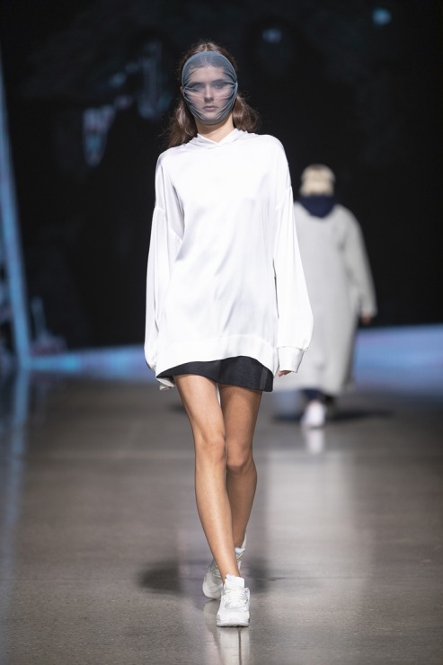 Rīgas modes nedēļā «Riga Fashion Week 2022» prezentējas «Natalija Jansone» no Latvijas. Foto: Mark Litvyakov Rīgas modes nedēļā «Riga Fashion Week 2022» prezentējas «Natalija Jansone» no Latvijas. Foto: Mark Litvyakov 326361