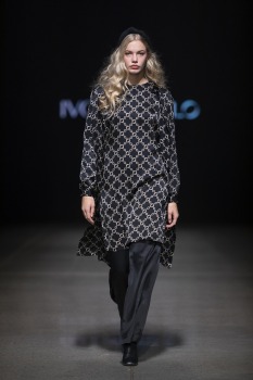 Rīgas modes nedēļā «Riga Fashion Week 2022» prezentējas «Ivo Nikkolo» no Igaunijas. Foto: Mark Litvyakov 24