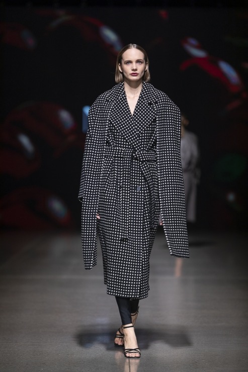 Rīgas modes nedēļā «Riga Fashion Week 2022» prezentējas «Nolo» no Latvijas. Foto: Mark Litvyakov Rīgas modes nedēļā «Riga Fashion Week 2022» prezentējas «Nolo» no Latvijas. Foto: Mark Litvyakov 326509