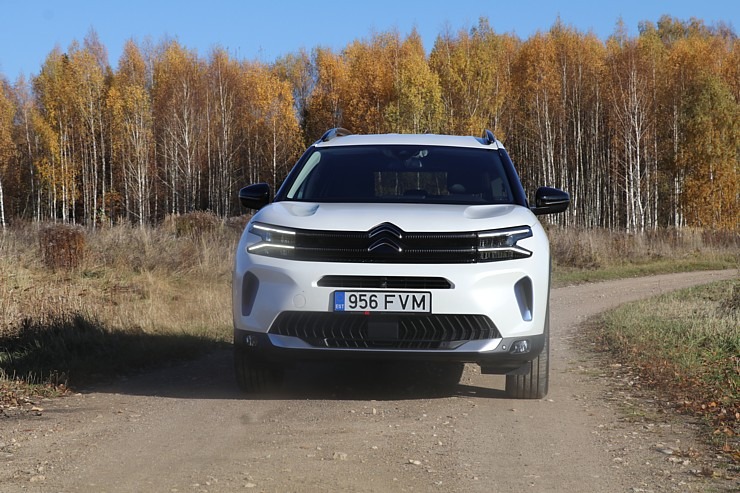 Travelnews.lv sadarbībā ar «Autohalle.com» apceļo Latgali ar jauno «Citroën C5 Aircross» 326637