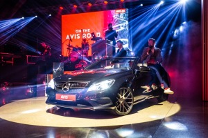 Auto noma «Avis Latvia» svin 30 gadu jubileju un ziedo Ukrainai 10 000 eiro. Foto: MyAvis.lv 6