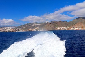 Travelnews.lv ar «Armas» prāmi par 1 h 40 min. nokļūst no Tenerifes uz Grankanāriju. Sadarbībā ar Tez Tour Latvia un airBaltic 4