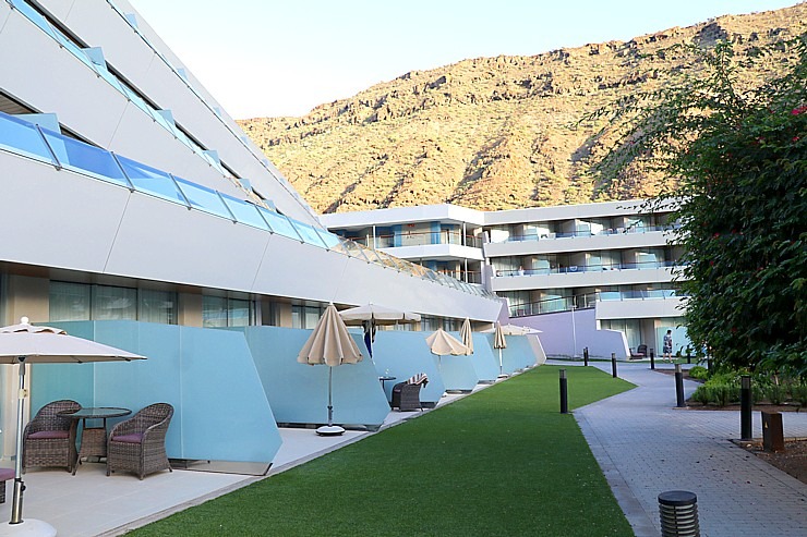 Iepazīstam Grankanāriju viesnīcu «Radisson Blu Resort & Spa, Gran Canaria Mogan». Sadarbībā ar Tez Tour un airBaltic 328369