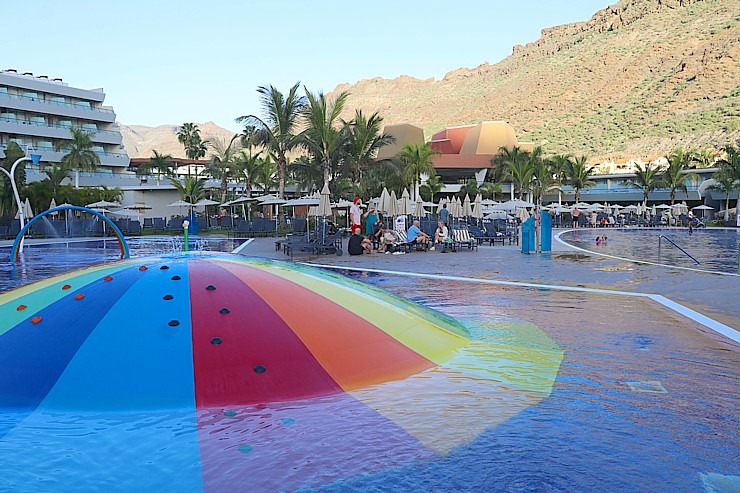 Iepazīstam Grankanāriju viesnīcu «Radisson Blu Resort & Spa, Gran Canaria Mogan». Sadarbībā ar Tez Tour un airBaltic 328370