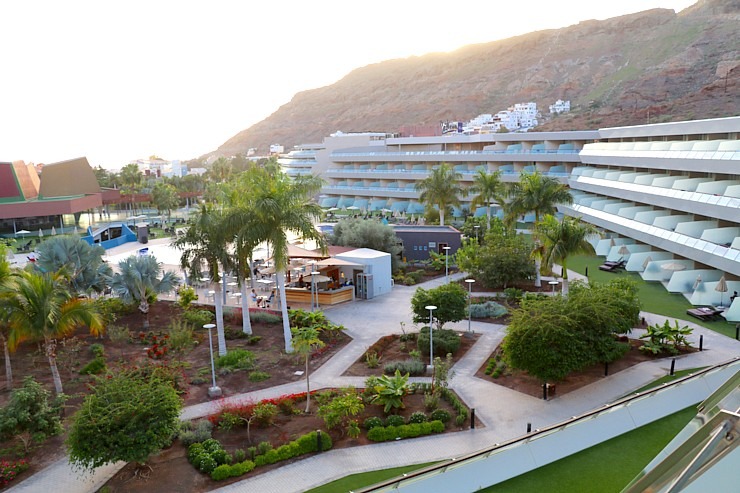 Iepazīstam Grankanāriju viesnīcu «Radisson Blu Resort & Spa, Gran Canaria Mogan». Sadarbībā ar Tez Tour un airBaltic 328376