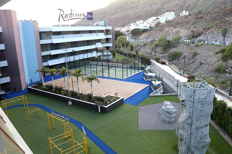 Iepazīstam Grankanāriju viesnīcu «Radisson Blu Resort & Spa, Gran Canaria Mogan». Sadarbībā ar Tez Tour un airBaltic 328377