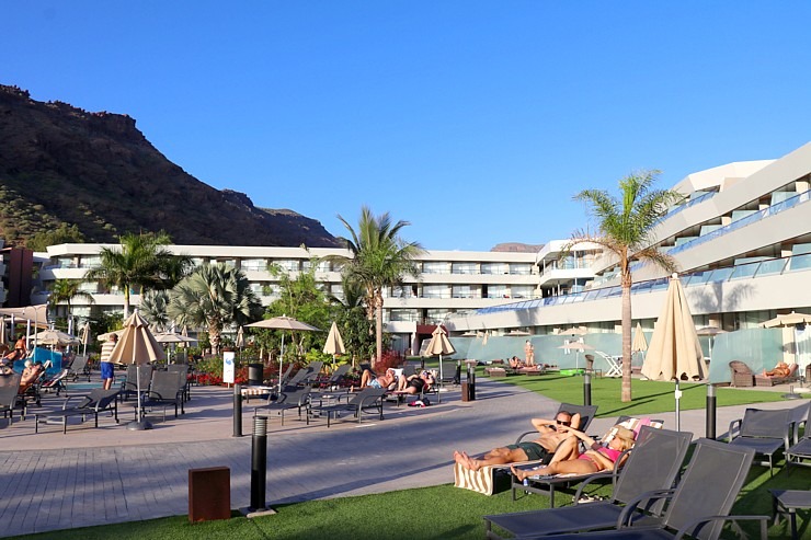 Iepazīstam Grankanāriju viesnīcu «Radisson Blu Resort & Spa, Gran Canaria Mogan». Sadarbībā ar Tez Tour un airBaltic 328367