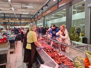 Travelnews.lv apmeklē un izbauda jauno «Pļavnieku tirgu» Rīgā 16