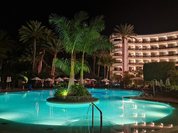 Iepazīstam Grankanāriju 5 zvaigžņu viesnīcu «Seaside Palm Beach Hotel» Maspalomas kāpu tuvumā. Sadarbībā ar Tez Tour un airBaltic 328883