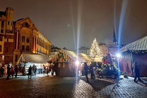 Travelnews.lv apmeklē Vecrīgas Ziemassvētku tirdziņu Doma laukumā 1