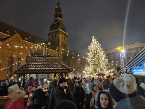 Travelnews.lv apmeklē Vecrīgas Ziemassvētku tirdziņu Doma laukumā 3