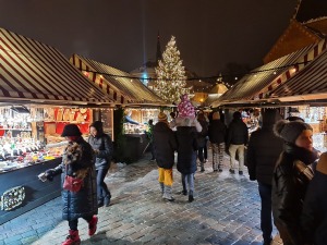Travelnews.lv apmeklē Vecrīgas Ziemassvētku tirdziņu Doma laukumā 4