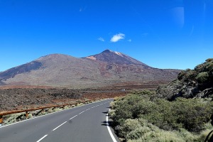 Travelnews.lv ar auto šķērso Teides nacionālo parku Tenerifes salā. Sadarbībā ar Tez Tour un airBaltic 3