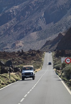 Travelnews.lv ar auto šķērso Teides nacionālo parku Tenerifes salā. Sadarbībā ar Tez Tour un airBaltic 6