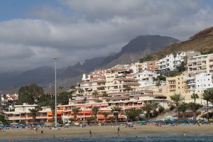 Travelnews.lv ar mazu jahtu izbrauc okeānā pie Tenerifes krastiem. Sadarbībā ar Tez Tour un airBaltic 45
