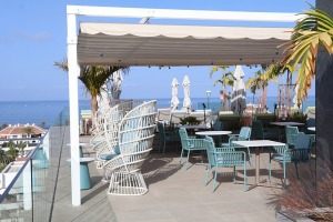 Iepazīstam Tenerifes dienvidos 4 zvaigžņu viesnīcu «Spring Hotel Bitacora».  Sadarbībā ar Tez Tour un airBaltic 31