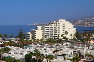 Iepazīstam Tenerifes dienvidos 4 zvaigžņu viesnīcu «Spring Hotel Bitacora».  Sadarbībā ar Tez Tour un airBaltic 34