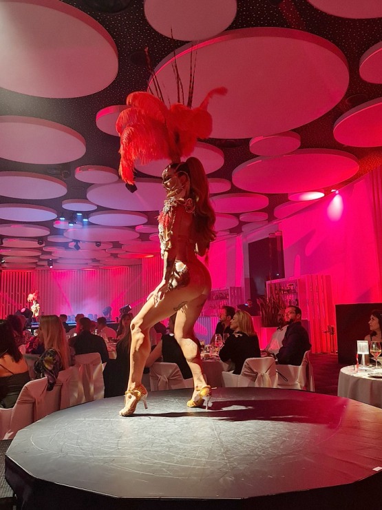 Apmeklējam Tenerifes viesnīcas «Gf Victoria Hotel» erotisku izklaides programmu «Scandal Dinner Show». Sadarbībā ar Tez Tour un airBaltic 329670