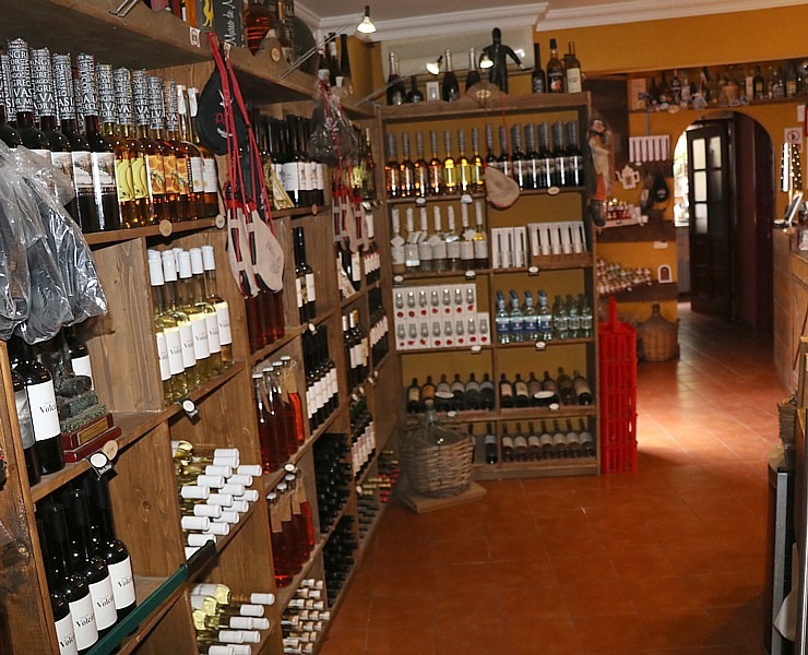 Travelnews.lv izbauda Tenerifes vīna degustāciju «Museo de Malvasia» pilsētiņā Icod de los Vinos. Sadarbībā ar Tez Tour un airBaltic 329747