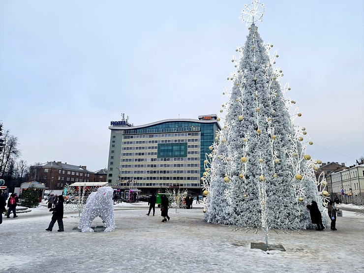 Travelnews.lv sadarbībā ar auto nomu «Europcar Latvija» apceļo Dienvidlatgali Ziemassvētkos: Daugavpils 330326