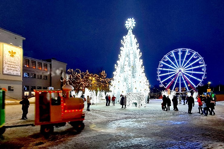 Travelnews.lv sadarbībā ar auto nomu «Europcar Latvija» apceļo Dienvidlatgali Ziemassvētkos: Daugavpils 330318