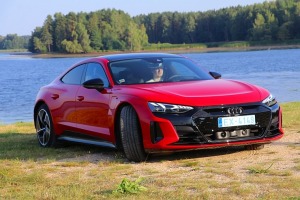 Travelnews.lv redakcija 2022.gadā ceļoja ar 17 dažādiem spēkratiem: «Audi e-tron GT» 12