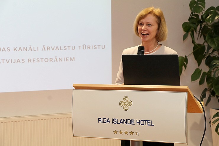 Latvijas Restorānu biedrība rīko ar ekspertiem un valdības pārstāvjiem diskusiju par 12% PVN restorāniem Pārdaugavas viesnīcā «Islande Hotel» 330954