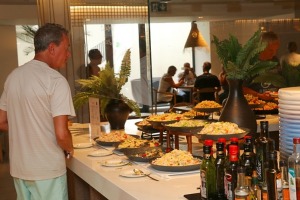 Travelnews.lv izbauda Tenerifes 4 zvaigžņu viesnīcas «Labranda Suites Costa Adeje» pusdienu piedāvājumu. Sadarbībā ar Tez Tour un airBaltic 4