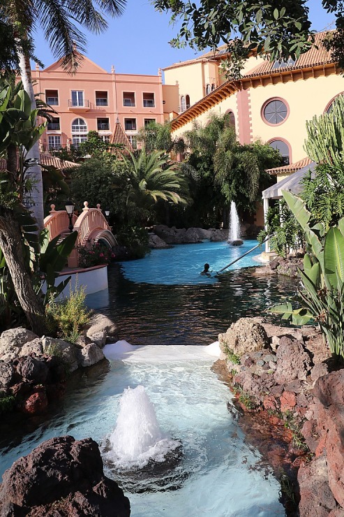 Travelnews.lv iepazīst Tenerifes leģendāro viesnīcu «Gran Hotel Bahía del Duque Resort». Sadarbībā ar Tez Tour un airBaltic 331830