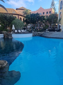 Travelnews.lv iepazīst Tenerifes leģendāro viesnīcu «Gran Hotel Bahía del Duque Resort». Sadarbībā ar Tez Tour un airBaltic 28