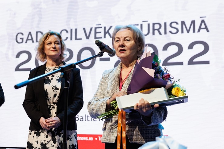 Ķīpsalas tūrisma izstādē «Balttour 2023» tiek sveikti «Gada cilvēks tūrismā 2022-2023» laureāti - Jānis Jenzis, Astrīda Trupovniece un Vadim Muhins. F 332291