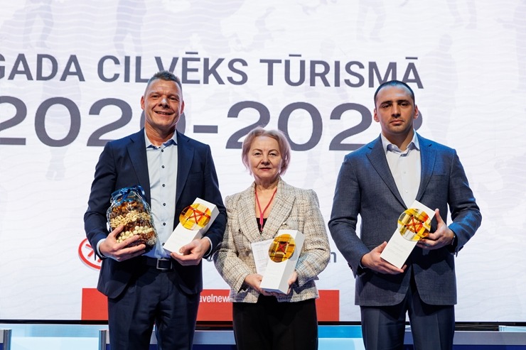 Ķīpsalas tūrisma izstādē «Balttour 2023» tiek sveikti «Gada cilvēks tūrismā 2022-2023» laureāti - Jānis Jenzis, Astrīda Trupovniece un Vadim Muhins. F 332301