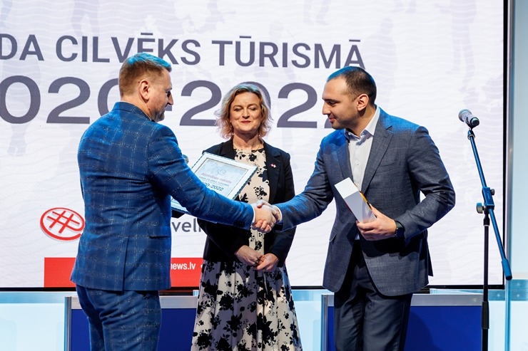 Ķīpsalas tūrisma izstādē «Balttour 2023» tiek sveikti «Gada cilvēks tūrismā 2022-2023» laureāti - Jānis Jenzis, Astrīda Trupovniece un Vadim Muhins. F 332284