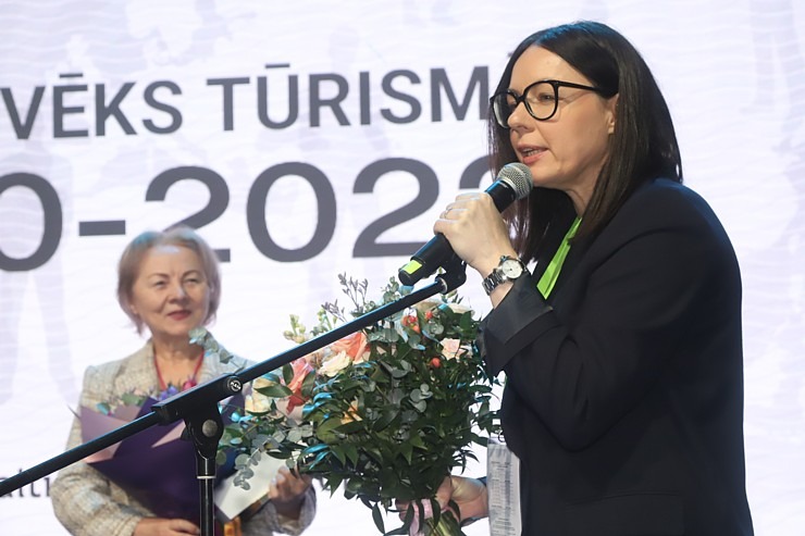 «Gada cilvēks tūrismā 2020-2022» laureāti tiek sveikti tūrisma izstādē «Balttour 2023». Foto: Rojs Maizītis 332324