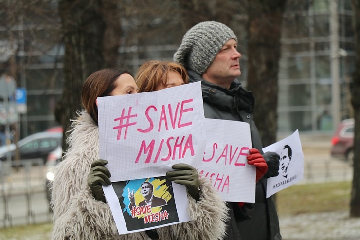 Rīgā notiek atbalsta akcija bijušajam Gruzijas prezidentam Mihaelam Saakašvili 333136