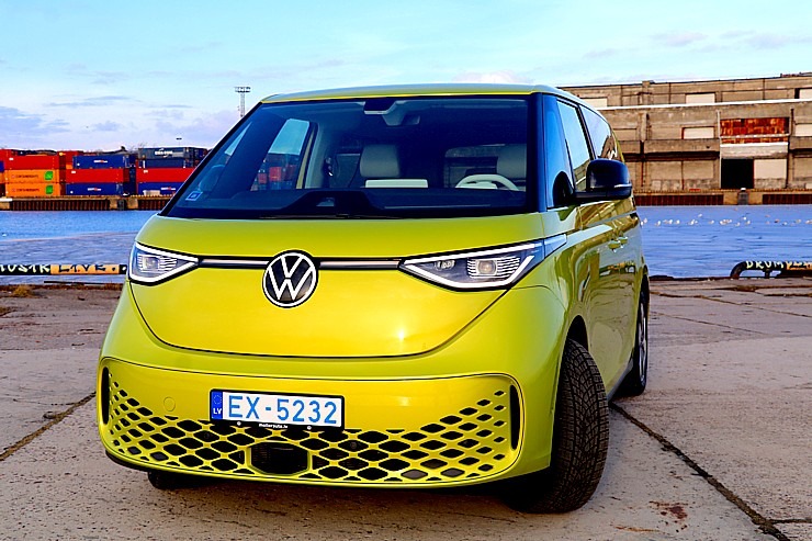 Travelnews.lv ar jauno un elektrisko «VW ID.Buzz Pro» apceļo Ventspili un Rīgu 334039