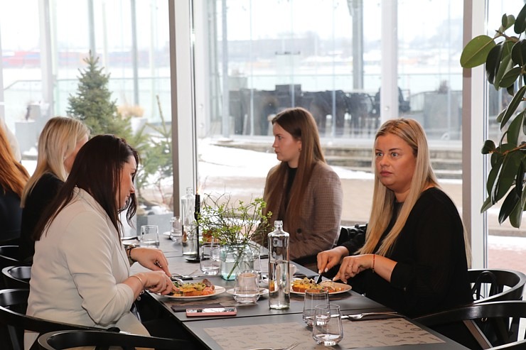 Latvijas Restorānu biedrība rīko kopsapulci ar garšīgām brokastīm Pārdaugavas «Osta, restorāns ar skatu» 334574