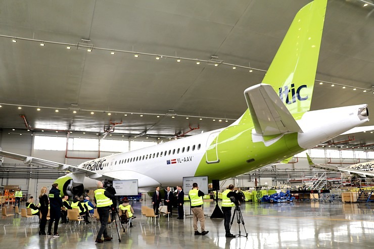 «airBaltic» rīko medijiem atvērto durvju dienu un iepazīstina ar lidmašīnu apkopes angāru 334620