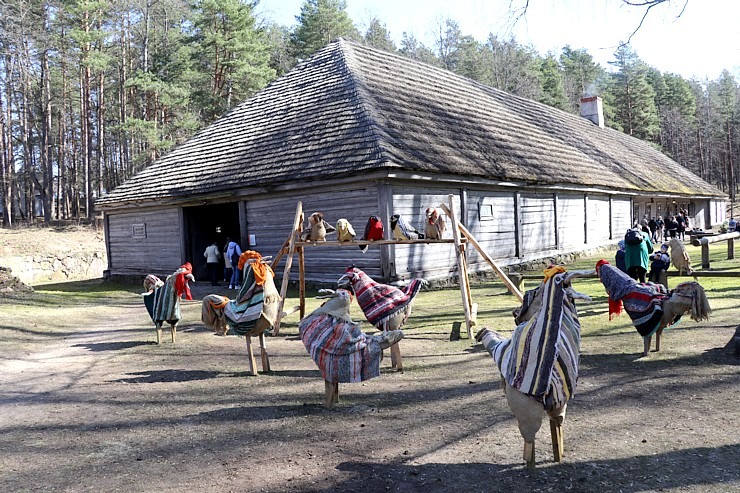 Daudzi rīdzinieki pavada jautras un pavasarīgas Lieldienas Latvijas Etnogrāfiskajā brīvdabas muzejā 334868