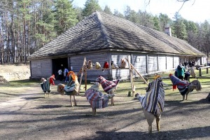 Daudzi rīdzinieki pavada jautras un pavasarīgas Lieldienas Latvijas Etnogrāfiskajā brīvdabas muzejā 15