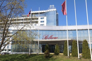 Pārdaugavā, viesnīcas «Bellevue Park Hotel Riga» parka tuvumā, sāk ziedēt sakuras 30