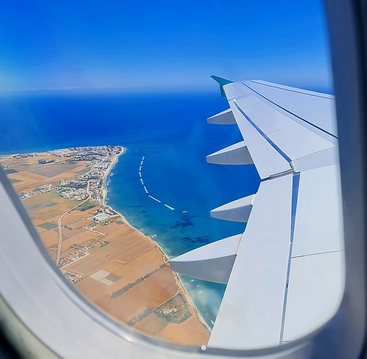 Lidojam uz Larnakas lidostu Kiprā kopā ar «airBaltic», bet ar «Cyprus Airways» lidmašīnām 335390
