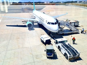 Lidojam uz Larnakas lidostu Kiprā kopā ar «airBaltic», bet ar «Cyprus Airways» lidmašīnām 16