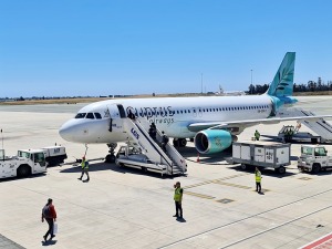 Lidojam uz Larnakas lidostu Kiprā kopā ar «airBaltic», bet ar «Cyprus Airways» lidmašīnām 17