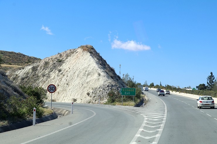 Travelnews.lv iepazīst Kipras lielceļus, māju arhitektūru un robežkontrolpunktu uz Ziemeļkipru 335889