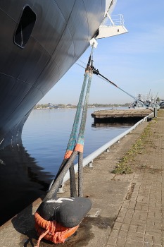 Rīgas ostā ir ienācis milzīgs kruīzu kuģis «Rotterdam» ar 2,5 tūkstošiem pasažieru 2